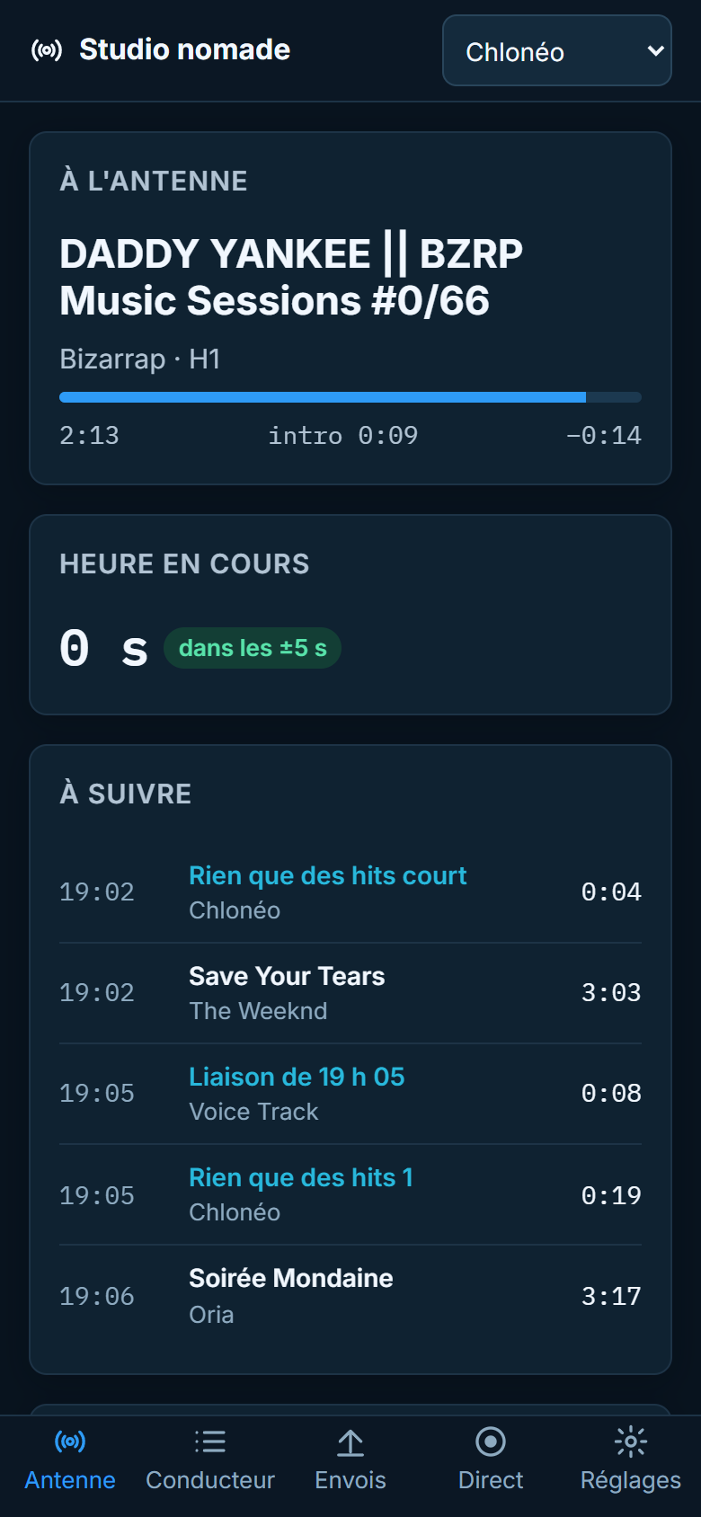 Le Voice Tracker à distance sur téléphone : titre à l'antenne, écart de l'heure et éléments à suivre